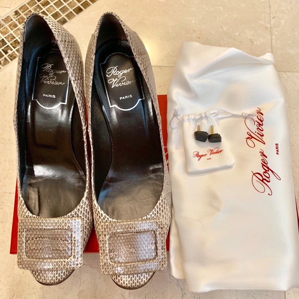 Roger Vivier Snake Wedge Like New 36.5 6.5